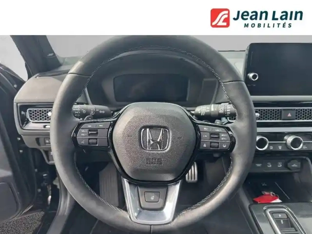 Honda Civic "e":hev 2.0 i-mmd — photo 12