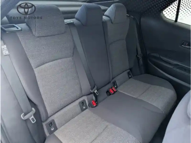 Toyota C-Hr 2.0 phev 225 graphic — photo 10