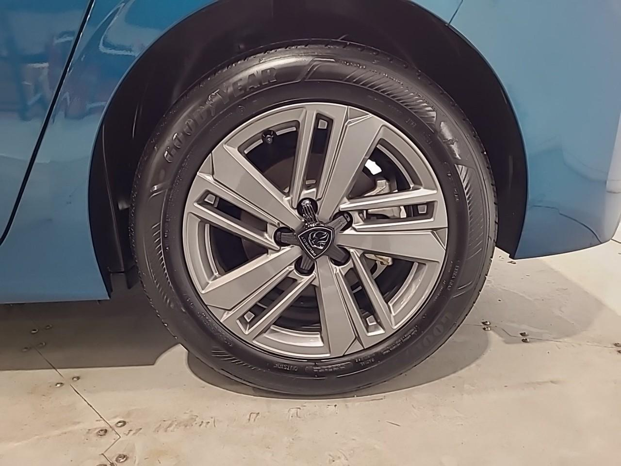 Peugeot 308 hybrid 145 e-dcs6 style — photo 16