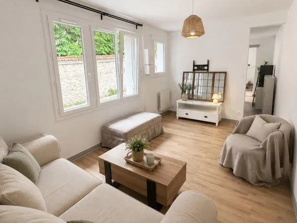 🏡 T2 rénové 41,64 m² - DPE D - Parking privatif - Esprit petite maison - Poitiers Centre