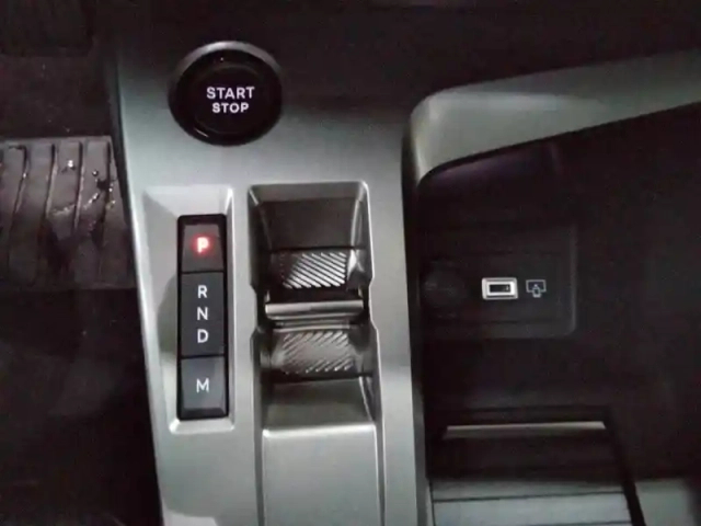 Peugeot 308 hybrid 145 e-dcs6 — photo 35