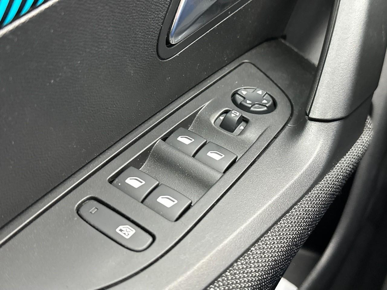 Peugeot 2008 puretech 100 s&s bvm6 style — photo 15