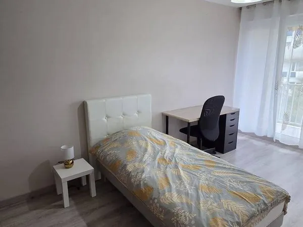 Appartement 5 pièces 12 m²
