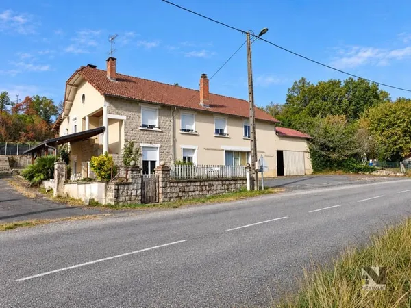 Grande maison et dépendances