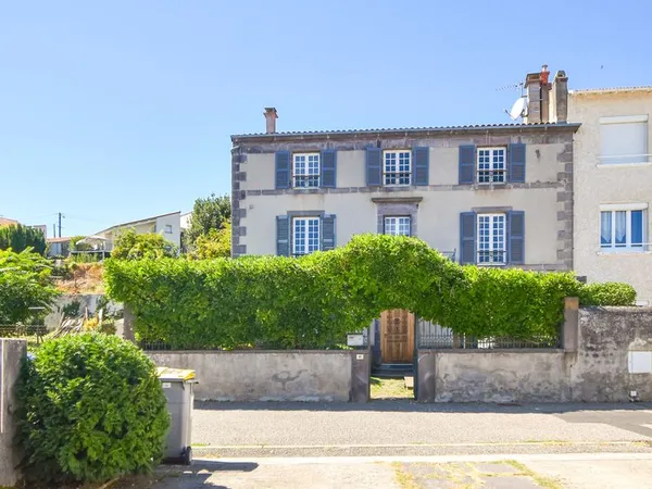 Maison 12 pièces 270 m²