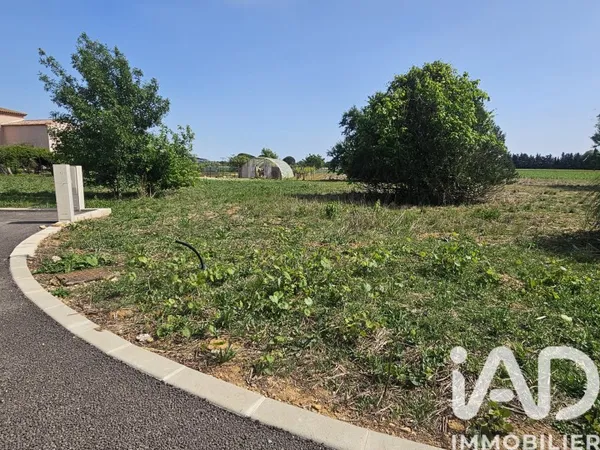 Terrain 790 m²