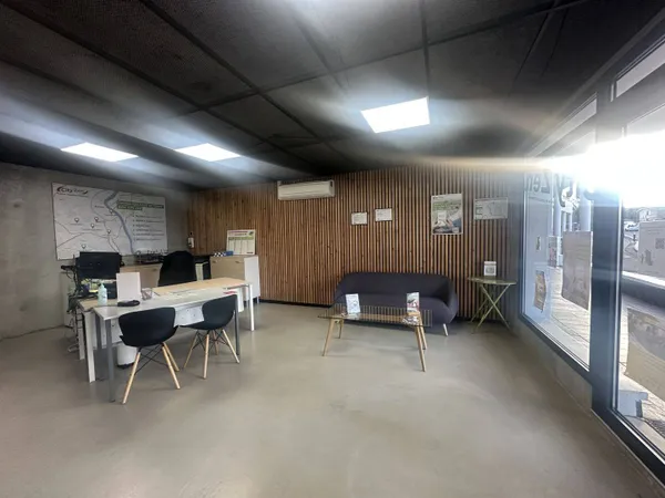 Local commercial 115 m²