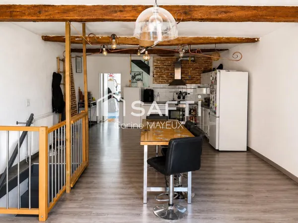 Duplex rénové 140 m² avec parking privatif