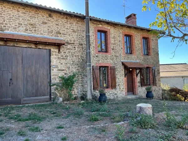 Maison de charme avec grange attenante et parcelles de terrains