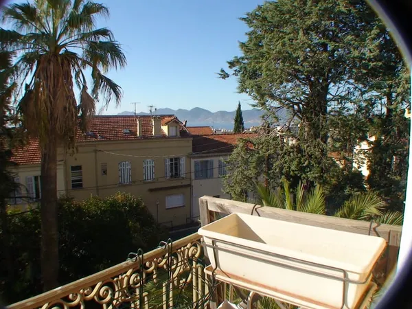 APPARTEMENT 3 PIECES AVENUE DE GRASSE