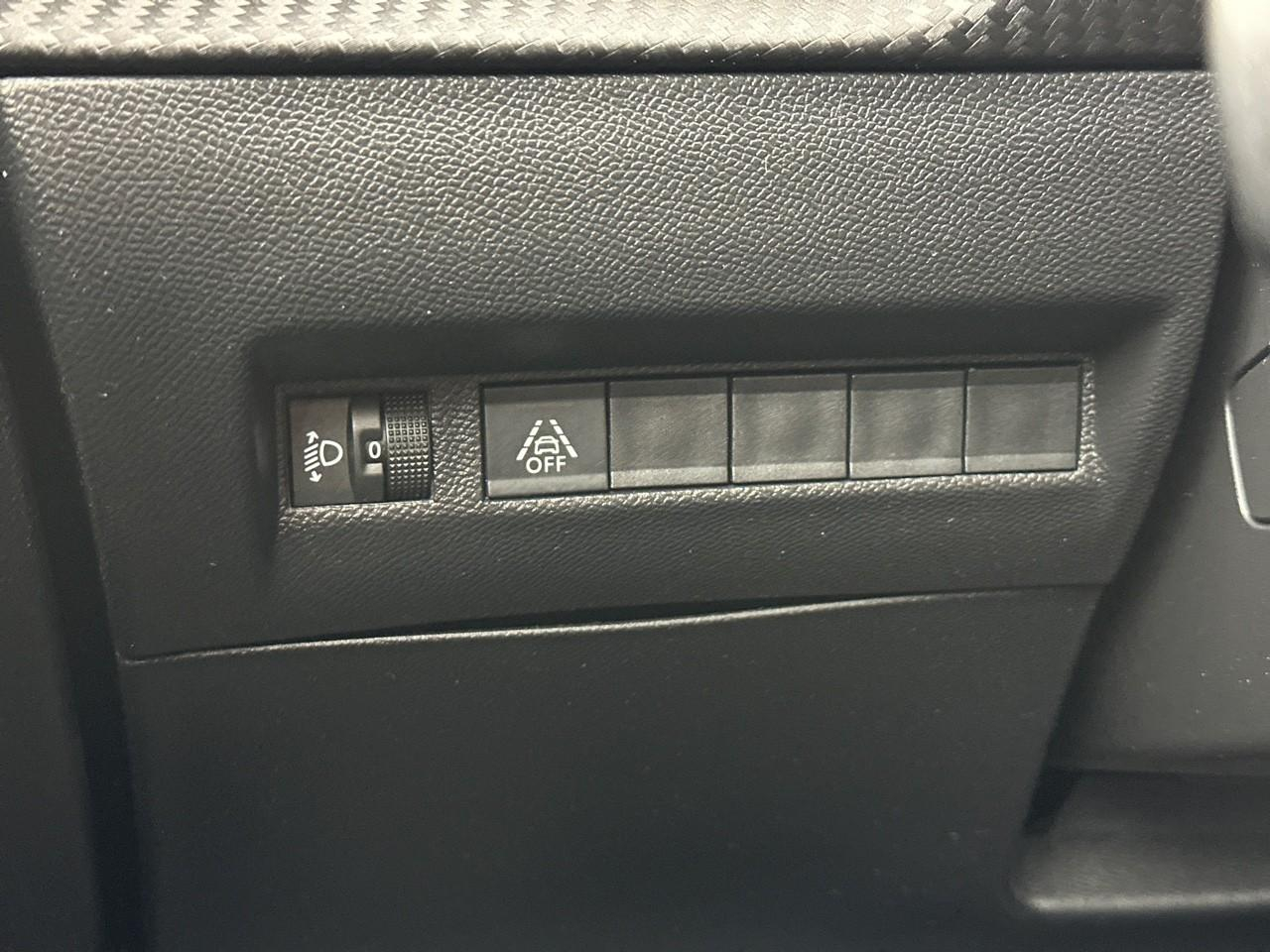 Peugeot 2008 puretech 130 s&s bvm6 allure — photo 16