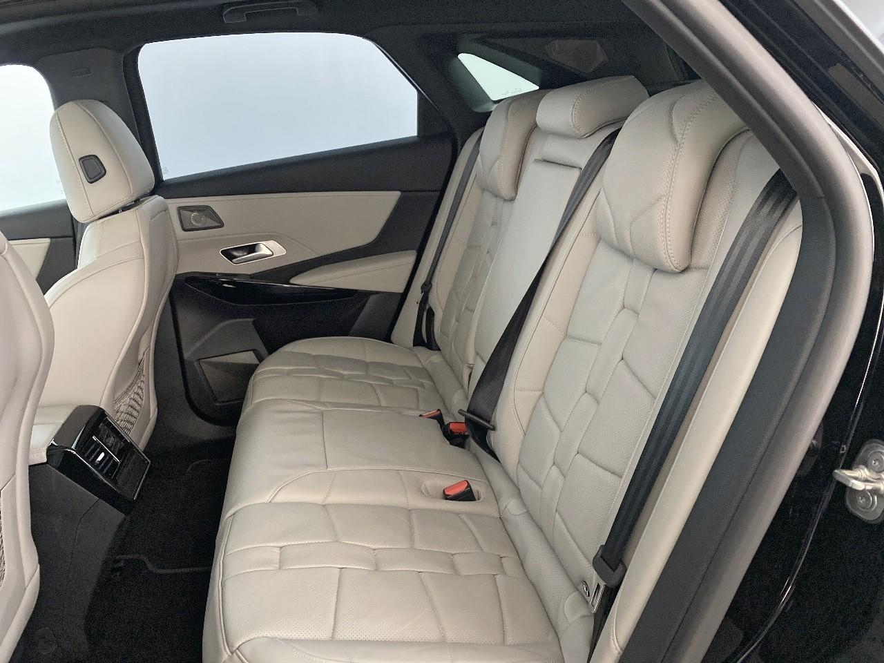 Ds Ds 7 crossback hybride rechargeable e-tense 300 eat8 4x4 etoile — photo 10