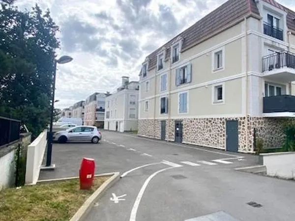 Stationnement Location Chelles   55€