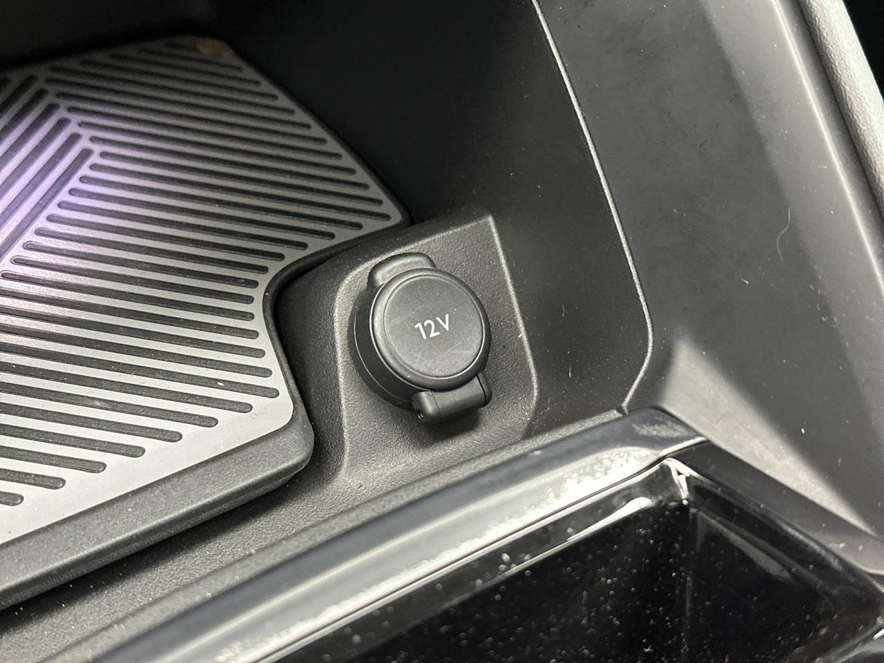 Citroën C4 puretech 130 s&s eat8 shine pack — photo 31