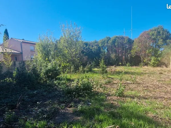 Eaunes centre, terrain constructible