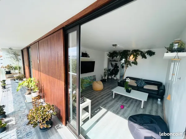 Appartement 4 pièces - 80,2 m² - Dernier étage - Grand balcon - Saint-Cyr-l'École