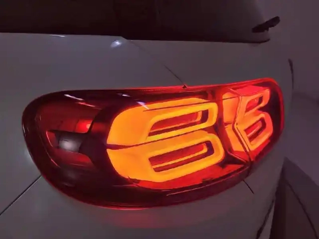 Citroën C5 Aircross hybride rechargeable 225 s&amp;s e-eat8 — photo 37