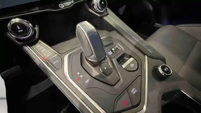 Lynk&Amp;Co 01 1.5 phev 261 ch dcth7 — photo 29