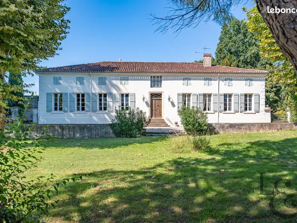 Propriété 10 pièces 376 m²