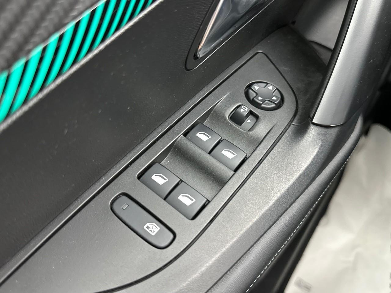 Peugeot 2008 puretech 130 s&s eat8 style — photo 15