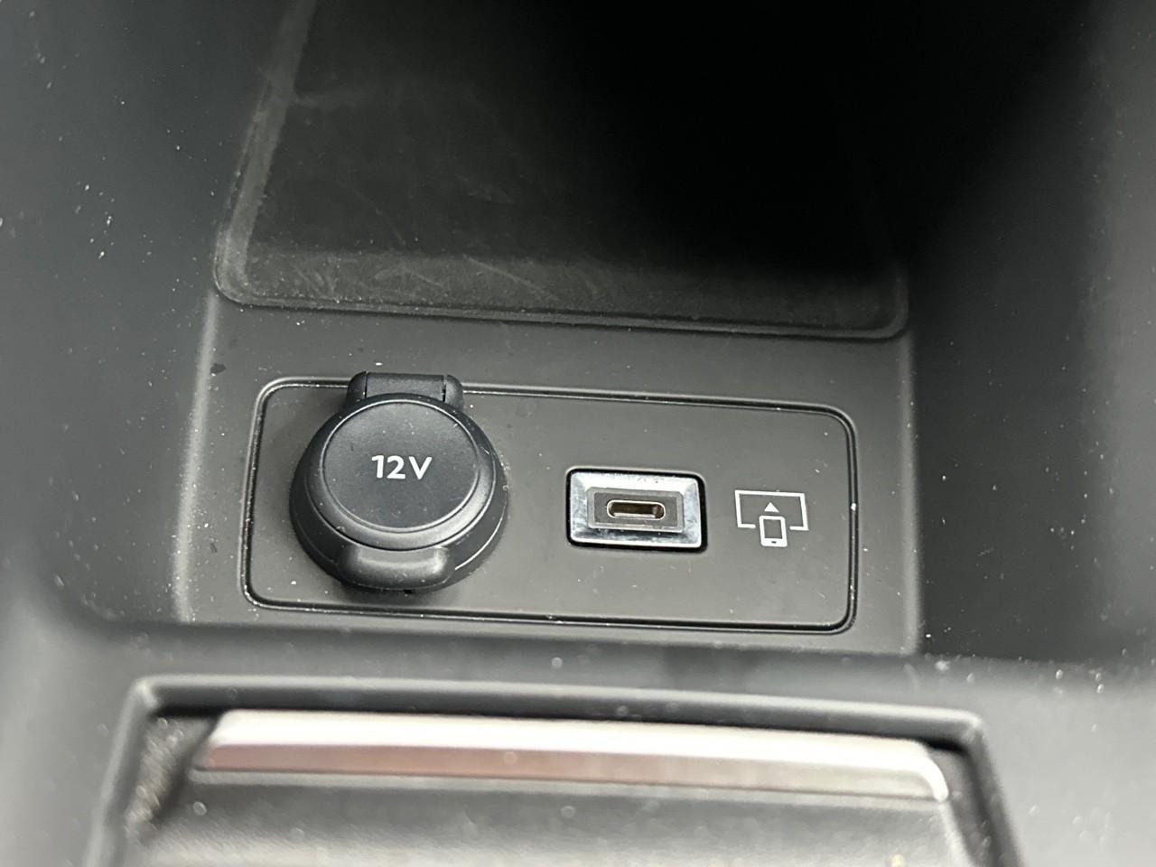 Peugeot 308 hybrid 136 e-dcs6 gt — photo 26