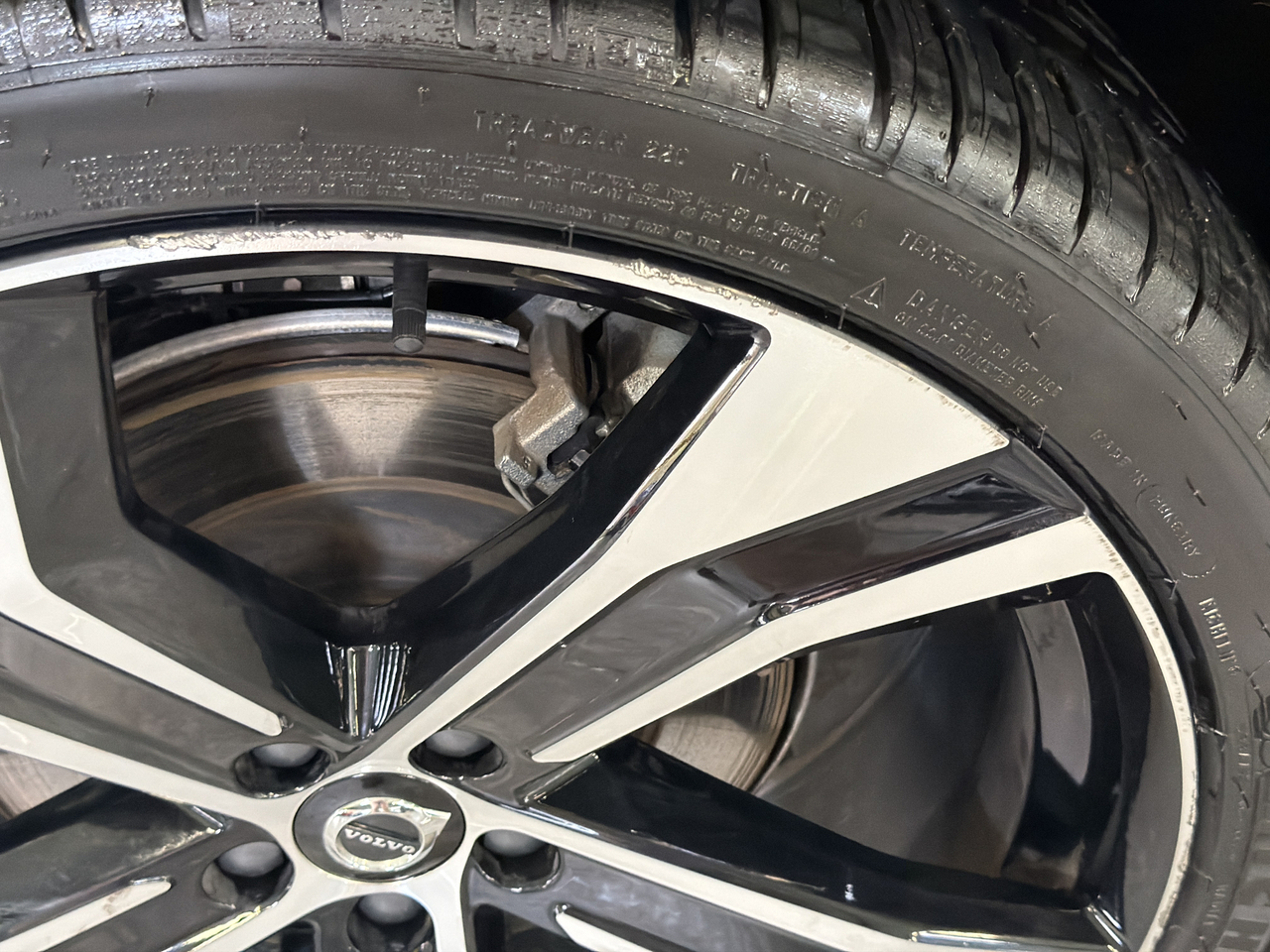 Volvo XC90 T8 AWD Hybride Rechargeable 310+145 ch Geartronic 8 7pl — photo 44