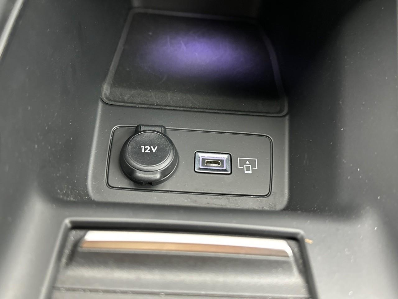 Peugeot 308 sw phev 180 e-eat8 gt — photo 31