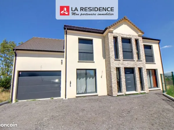 Maison 7 pièces 180 m²