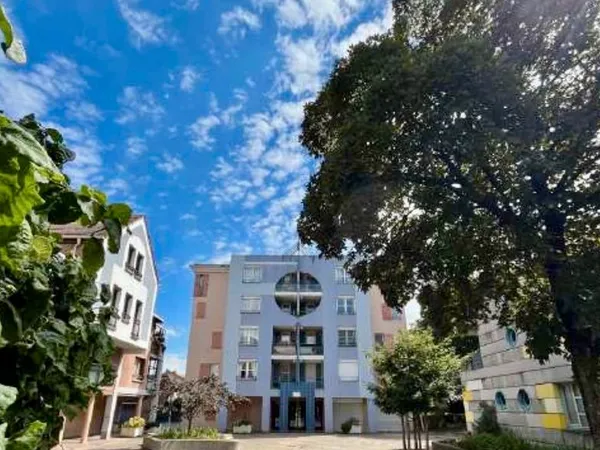 Studio 32 m² en excellent état - 1er étage - Idéal étudiant ou investissement locatif - Proche Greno