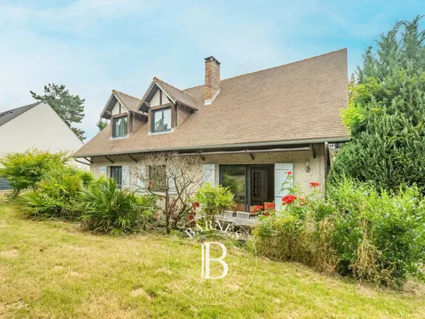Le service location de la Maison BARNES vous propose ce bien :