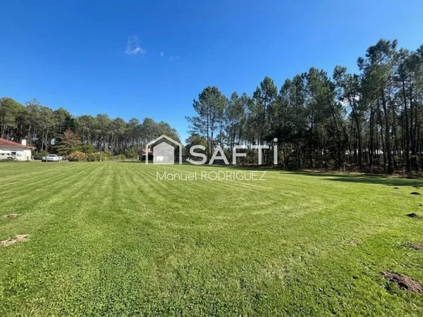 À VENDRE - TERRAIN CONSTRUCTIBLE DE 3 440 m² À LUXEY