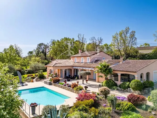 SUPERBE VILLA 5 PIECES AVEC PISCINE