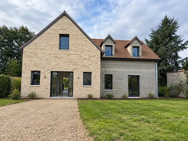 SUPERBE OPPORTUNITÉ ENSEMBLE DE 4 MAISONS HYPER-CENTRE
