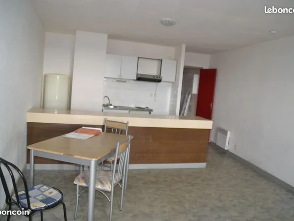 Studio Meublé à Louer à Chemillé - Libre à partir du 7 Novembre