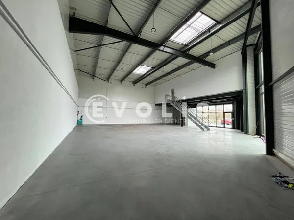 Local d'activité 3793 m²