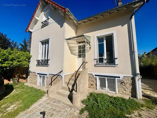 Maison 4 pièces à vendre à Brie Comte Robert - 335 000