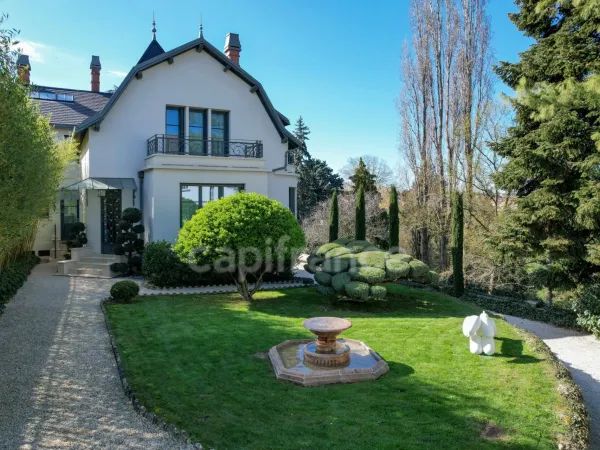 Propriété 6 pièces 290 m²