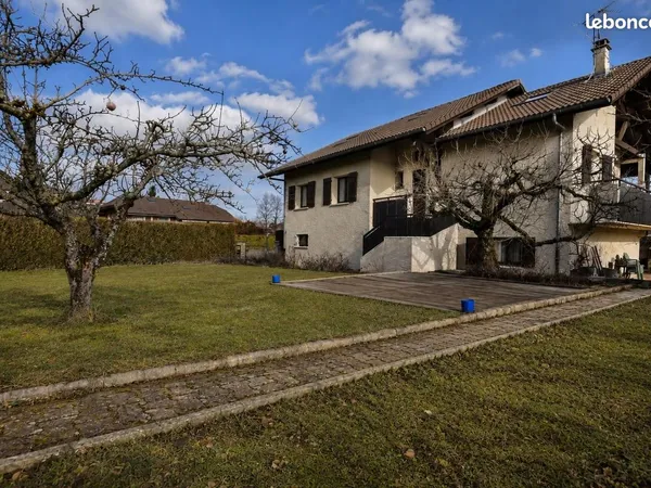 Maison individuelle de 311 m² - Terrain de 1 000 m² - T2 indépendant - Fort potentiel