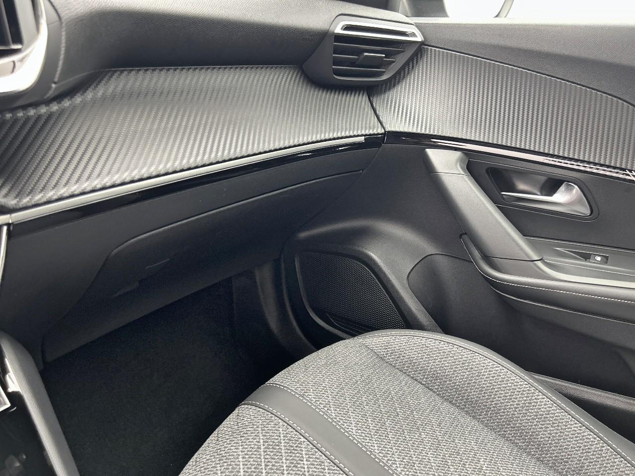 Peugeot 2008 130 s&s eat8 allure — photo 28