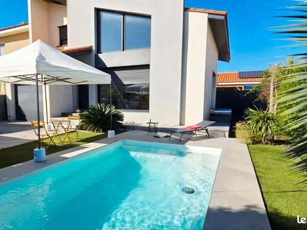 Chambre meublée avec salle de bain privative - Villa avec piscine - Proche Perpignan