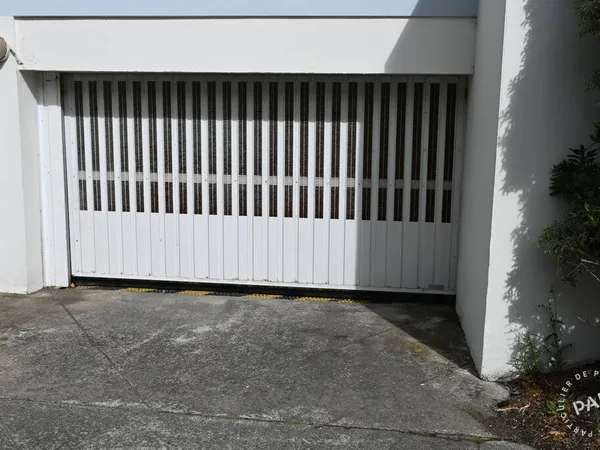 Garage/Parking