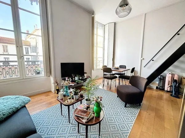 CONDÉ-06 - T1bis meublé 42m² - LYON 02 AINAY