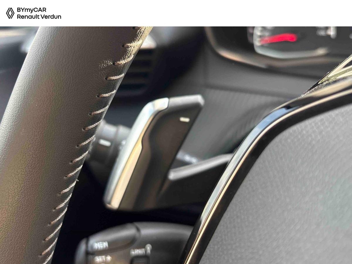 Peugeot 208 PureTech 100 S&amp;S EAT8 — photo 22