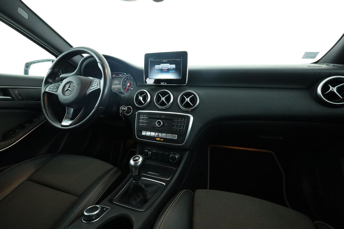 Mercedes-Benz Classe A 160 Inspiration — photo 12