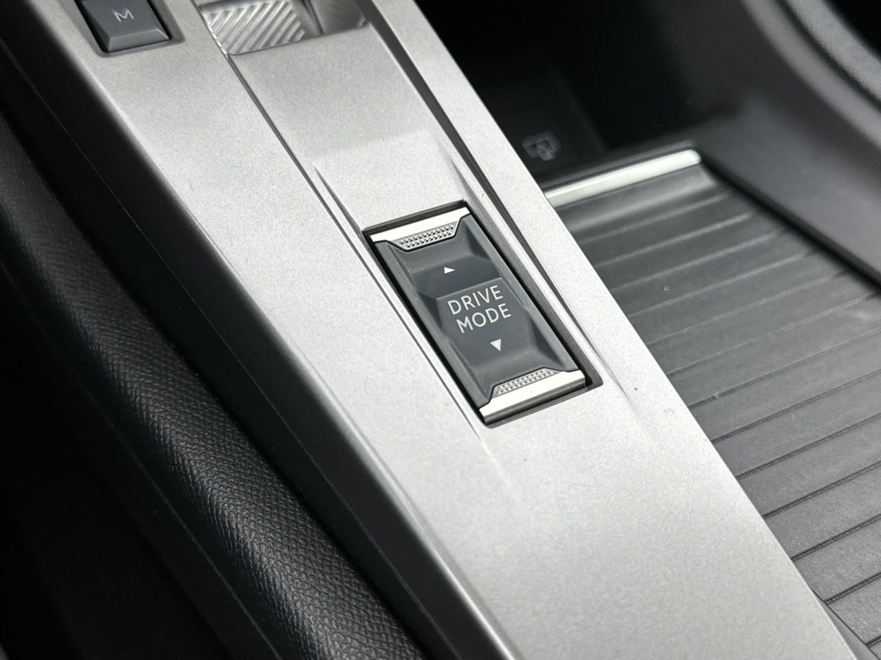 Peugeot 308 hybrid 145 e-dcs6 allure — photo 31
