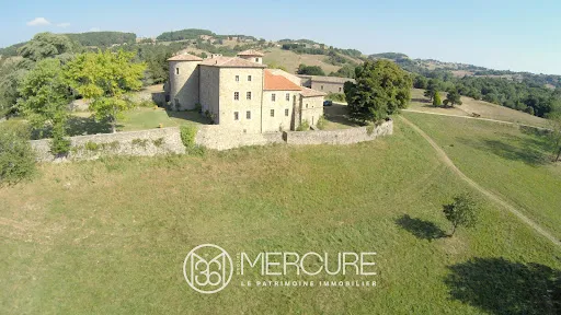 Château 20 pièces 1000 m²