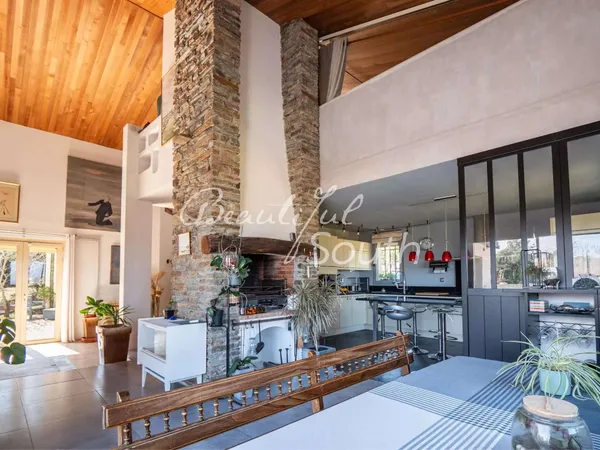 Maison 5 pièces 263 m²