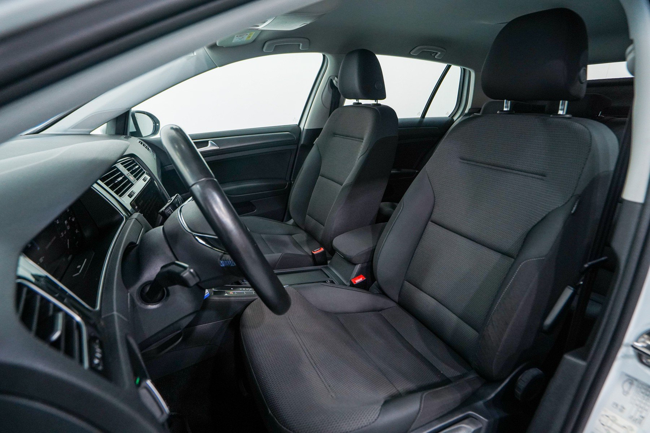 Volkswagen Golf 7 — photo 13