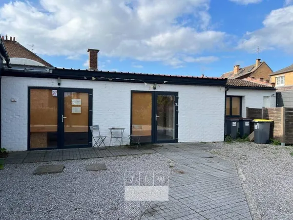 Local commercial 1 pièce 55 m²