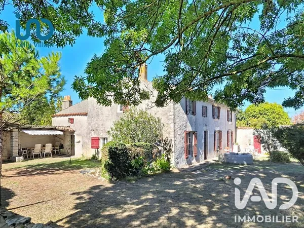 Maison 7 pièces 217 m²